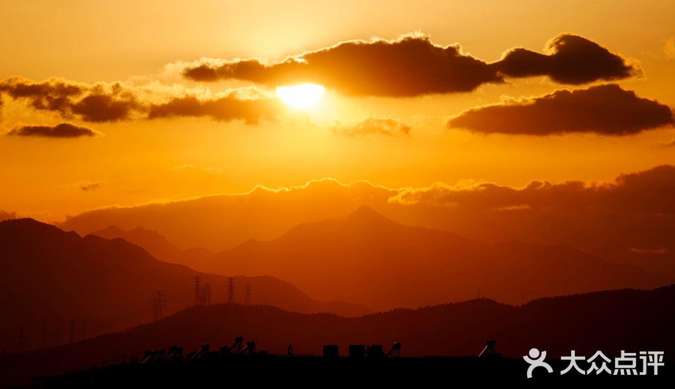 西山夕陽晚霞