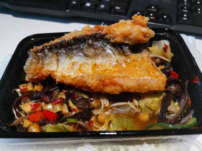 问渔舟无骨烤鱼饭(南坪店)-"我们是点的外卖,味道还可以,因为点得多送