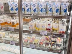 面包甜点陈列柜-白色日记·手作酸奶(麦凯乐店)