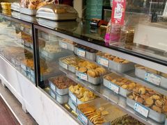 面包甜点陈列柜-采芝斋(延安路店)
