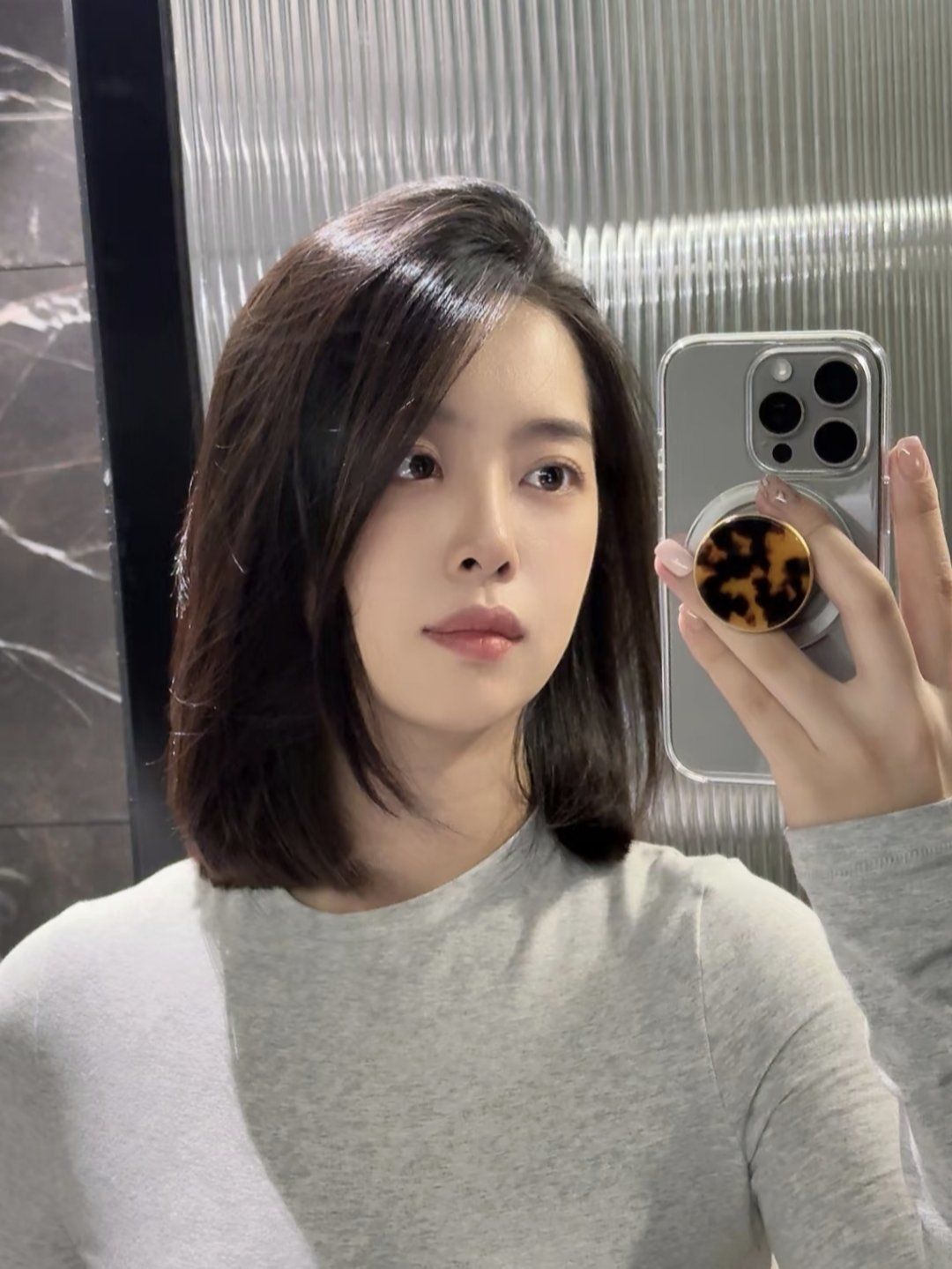 可以扎起来的一刀切短发