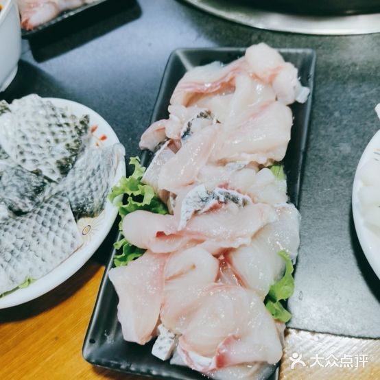 三人行酸汤乌鱼府(卫国北路店)