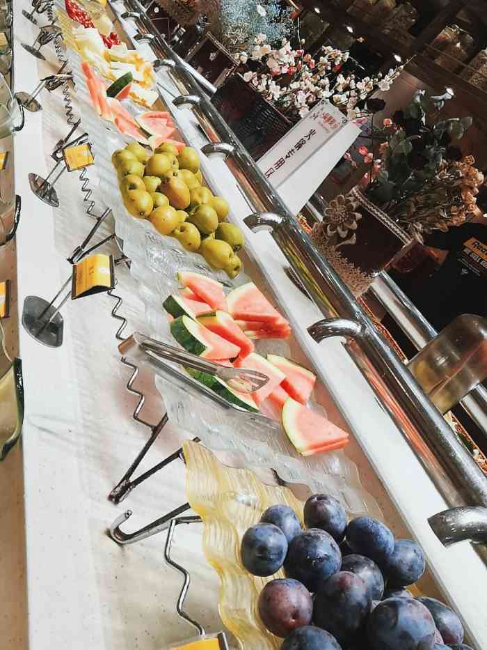 永远爱烤肉火锅自助(龙德广场店)-"性价比很高的地方 缺点就是吃不完.