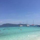之前去普吉岛玩了一圈，美丽的沙滩，清澈湛蓝深绿的海水