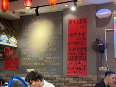 -爆炸头阿姨小四川正宗川味小吃(无任何分店)