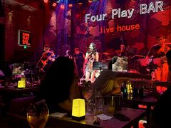 -FOUR PLAY BAR