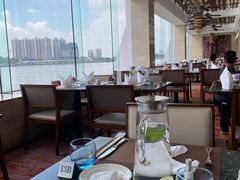 靠窗位-白天鹅宾馆·流浮阁咖啡厅