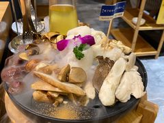 -一朵菌·野生菌探索家火锅(南亚店)