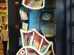 -钟书阁(松江泰晤士小镇店)