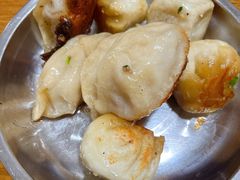 -黄阿姨锅贴大王(万航渡路店)