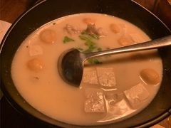 新鲜鱼头豆腐汤-来龙里 精致 东南亚餐室(万象城店)