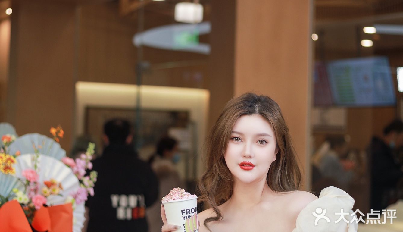 仙女奶茶/霸王茶姬新品是给仙女喝的吧！