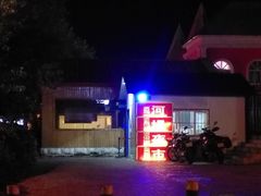 -布尔津河堤夜市