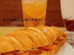 手瓜甘粗芝士鸡扒牛角包-黄恩记茶餐厅(杨箕店)