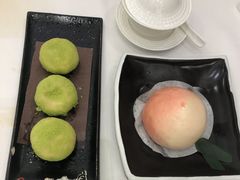 蛋黄莲蓉寿桃包-广州酒家(昌岗地铁站店)