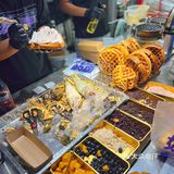 在李村找到了 青岛华夫饼天花板  炫！