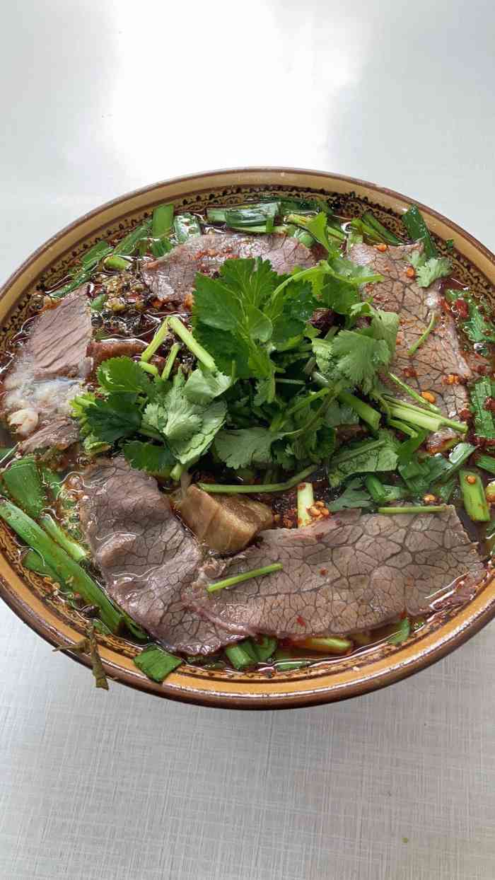 原汤牛肉米粉-"爱吃米线的人看到米线店就想试试,环境如图.