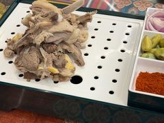 手抓羊肉-乡村馕坑肉·烧烤·新疆菜·本地人更爱吃(阿勒泰首店)