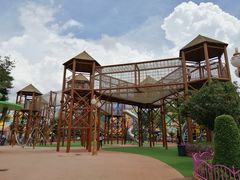 -七彩云南欢乐世界