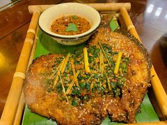 香茅草烤鱼-傣乡之味·傣族特色手抓饭·孔雀宴(大理古城首店)