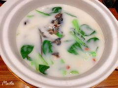 -泉畔人家·老济南经典鲁菜(大明湖店)