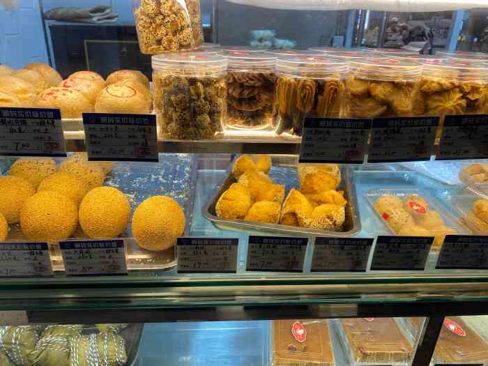 白玉兰面包食品有限公司(天钥桥路店)-"白玉兰面包房应该有些历史了