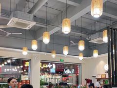 大堂-胡须哥网红竹筒菜
