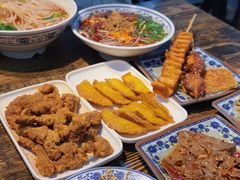 -爆炸头阿姨小四川正宗川味小吃(无任何分店)