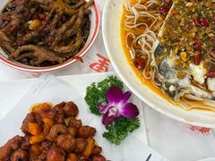 -堂瓦里·33年传统赣菜(第一街区店)