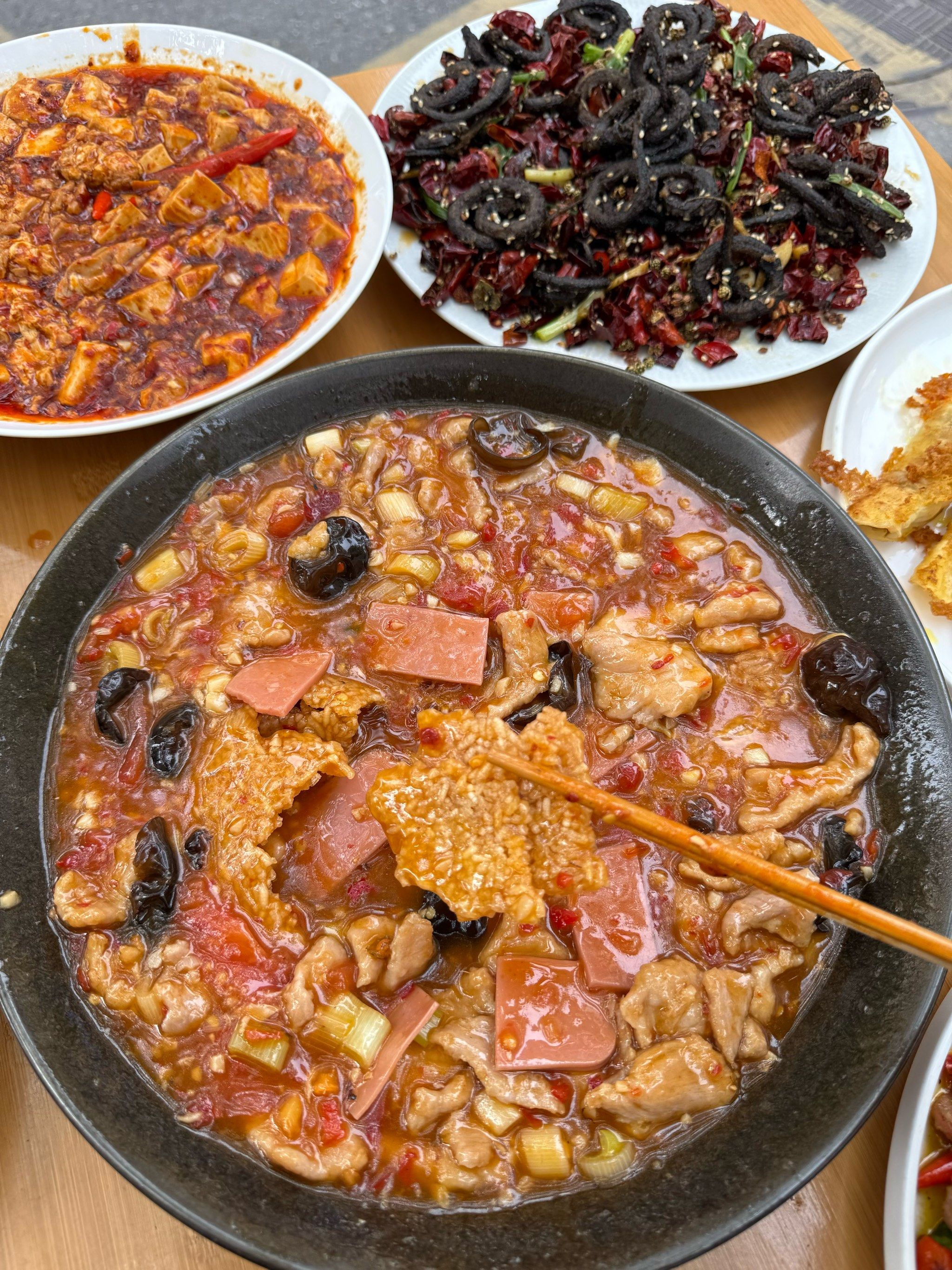 爆炒爱好者集合!
很有锅气!
锅巴肉片!