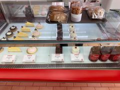 -UNI UNI(环亚凯瑟琳店)