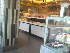 面包甜点陈列柜-金凤成祥(东直门现烤面包店)