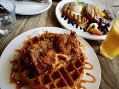 -Common Table · Brunch & Coffee