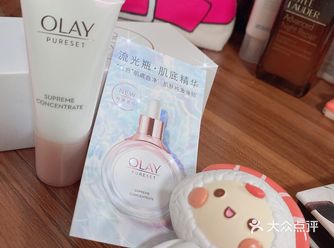 OLAY纯璨晶透肌底精华露  小抽屉的设计还真放了点