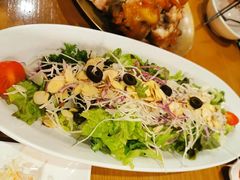 蔬菜沙拉-Myth猪蹄(明洞店)