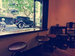 靠窗位-RUMORS COFFEE ROASTERY鲁马滋咖啡(湖南路店)