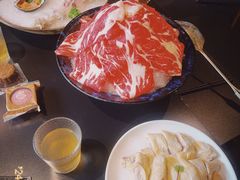 -鲜入唯煮·港式海鲜牛肉火锅(金宝街店)