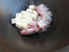 -老刘生态大鱼坊铁锅炖鱼(赛马场店)