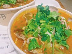 -何记花甲(海岸城旗舰店)