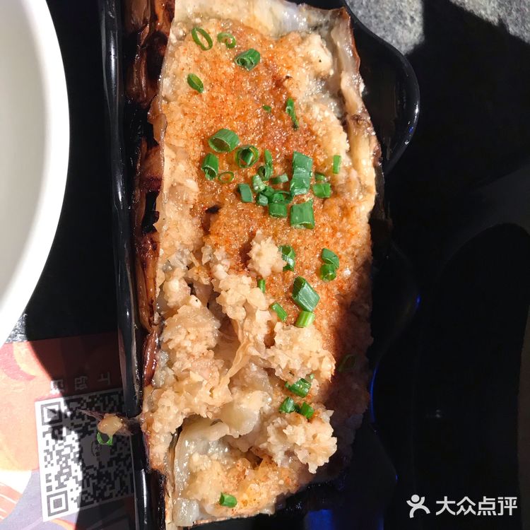 烤猪手16元有三块，挺划算的，味道也不错