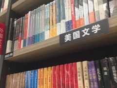 -钟书阁(群光广场店)
