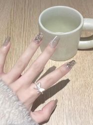 -悦指间美甲美睫