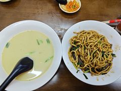 -三百碗宝应长鱼面(板仓街店)