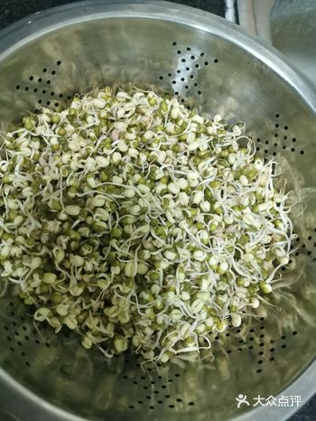 前一天晚上用烫水烫一两秒,用凉水中和到体温