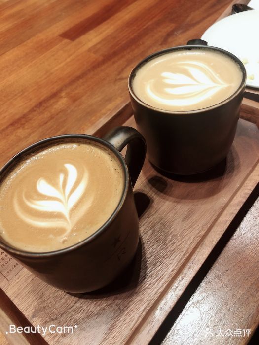 星巴克臻选烘焙工坊烟熏司考奇拿铁图片