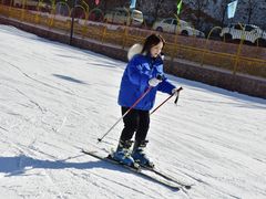 -采薇庄园四季滑雪场