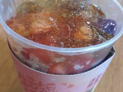 草莓桃胶白雪-满记甜品(岭南新天地店)