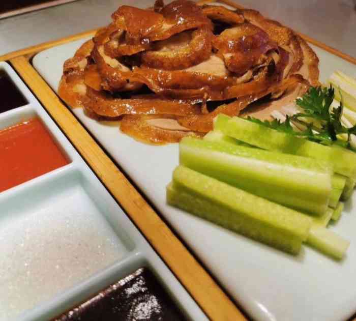 忆她春饼(社会山广场店)-"在社会山购物中心二楼,不知道吃什么走到这.