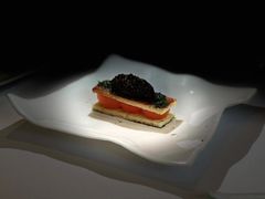 有机蛋黄吐司鱼子酱和香草-Jean Georges