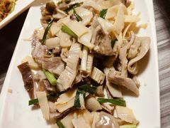 竹笋炒猪肚-姐妹临高乳猪店(海垦路店)